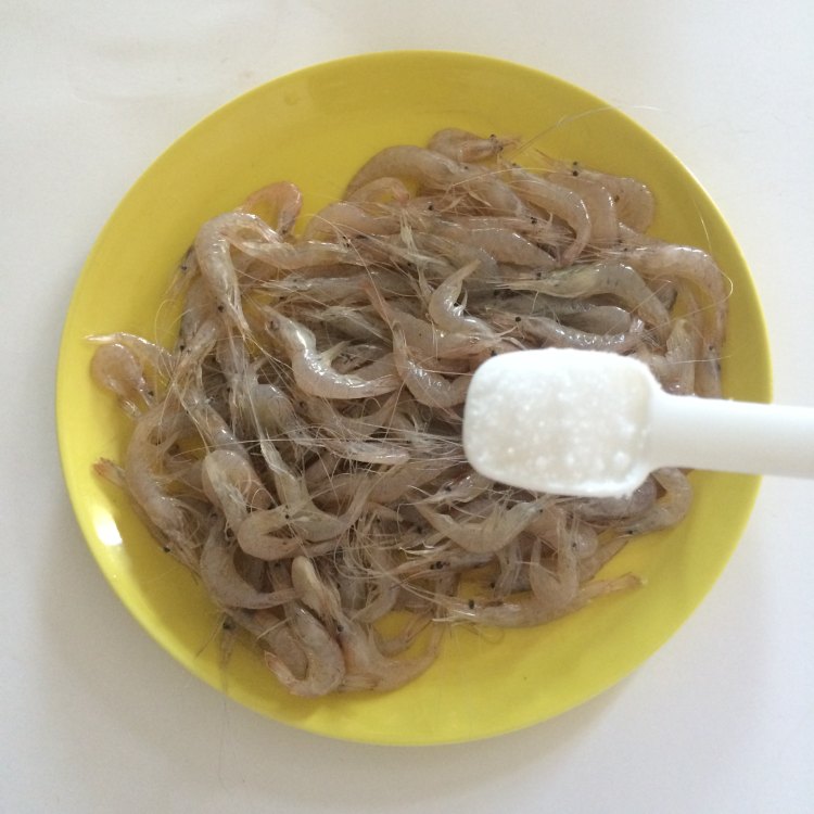 酥炸小河虾步骤4