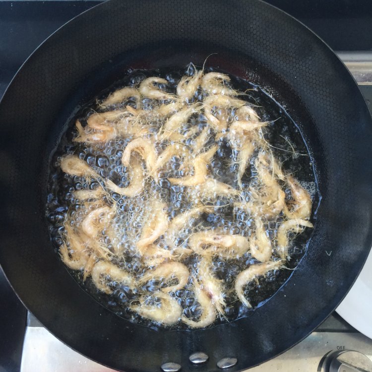 酥炸小河虾步骤8