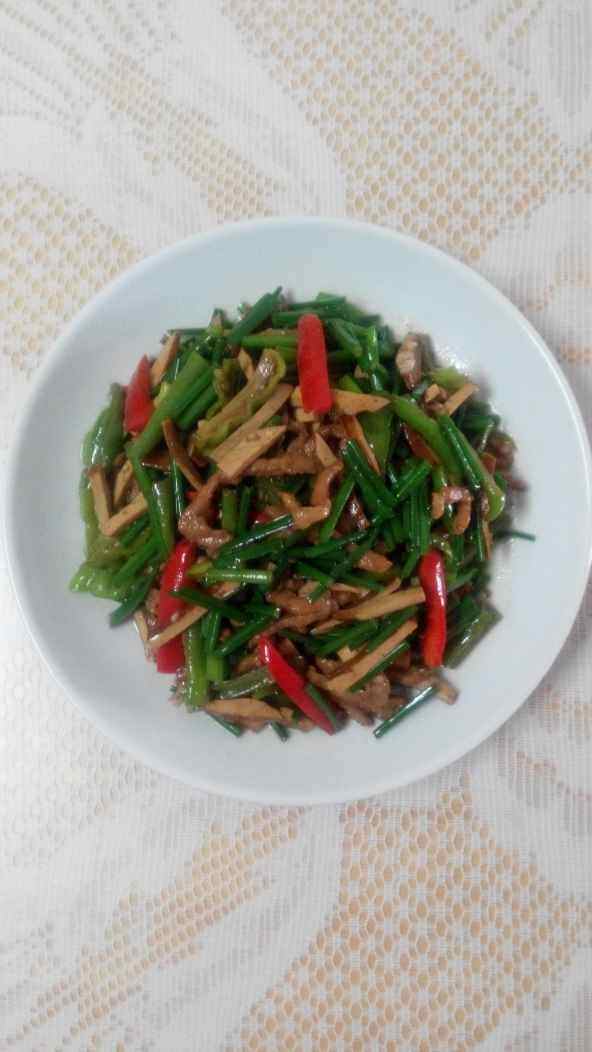 青红椒韮菜花肉丝步骤9