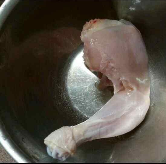 麻辣手撕鸡步骤1