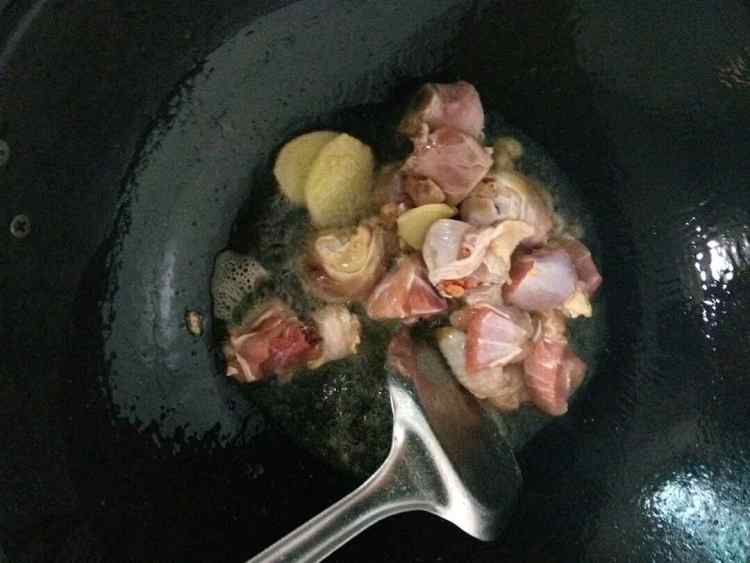 青椒炒鸡腿步骤4