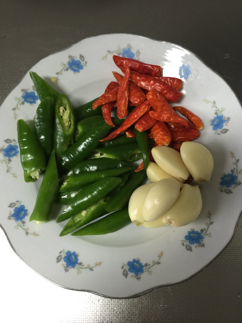 香辣干锅虾步骤3