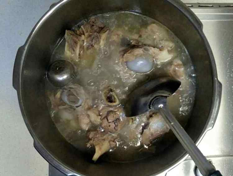 酱烧大棒骨步骤6