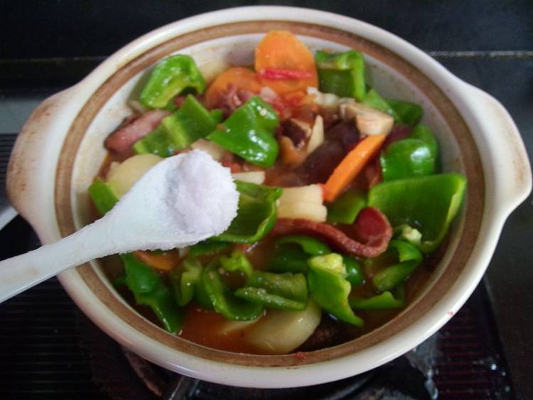 腊肉香菇炖杂蔬步骤15