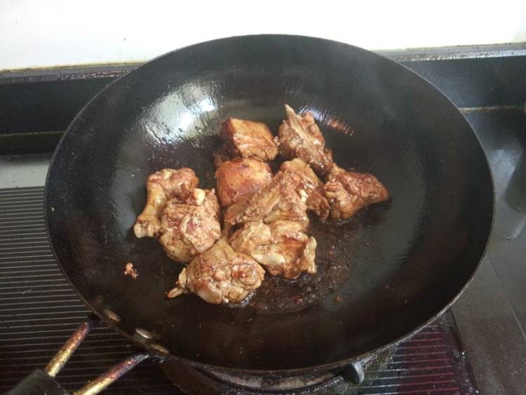 方笋干煮鸭腿步骤7