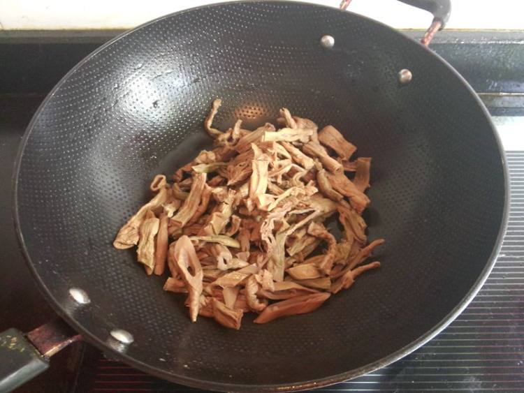 方笋干煮鸭腿步骤9