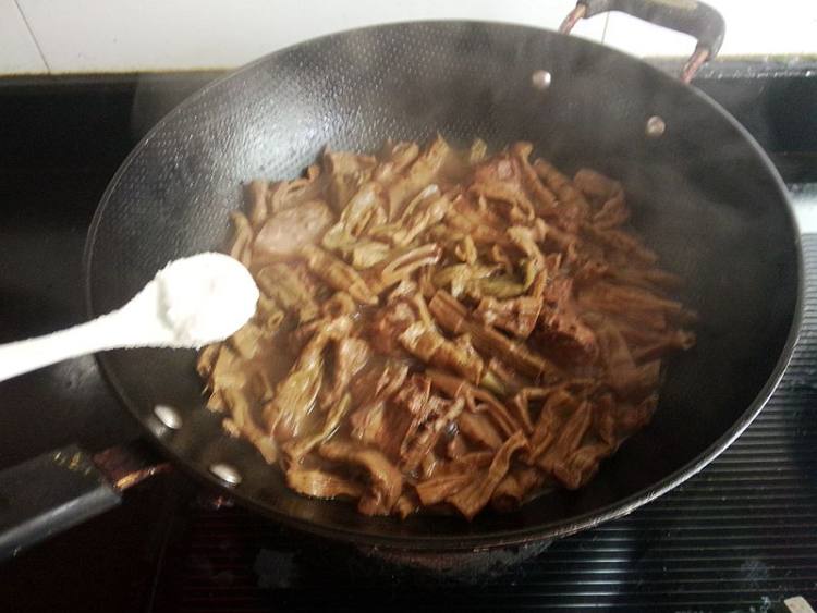 方笋干煮鸭腿步骤11