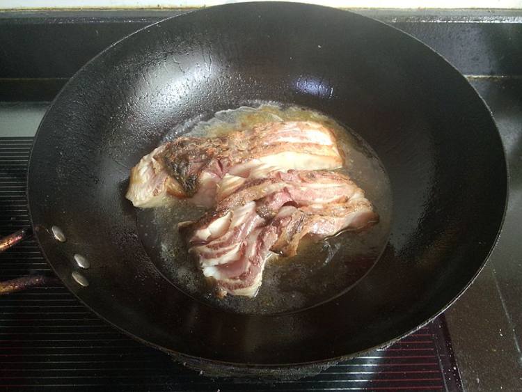 毛豆子黑木耳烧青鱼步骤6