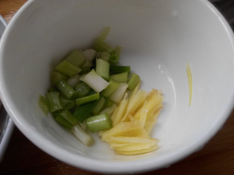 红烧鸡翅#新鲜从这里步骤1
