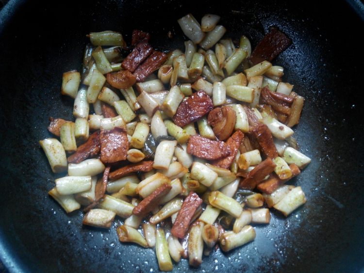 红烧肉炖豆角步骤10