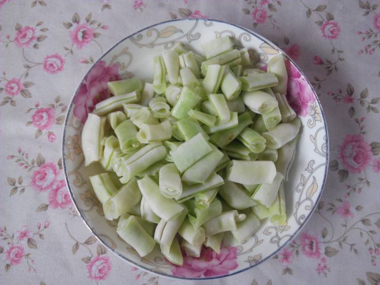 红烧肉炖豆角步骤1