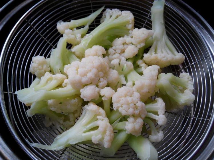 尖椒松花菜炒肉步骤2
