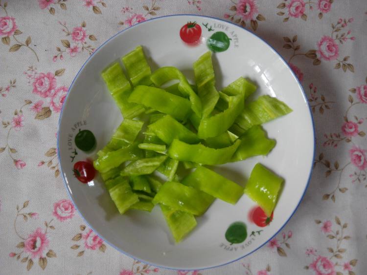 尖椒松花菜炒肉步骤5