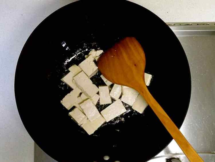 平菇豆腐煲步骤5