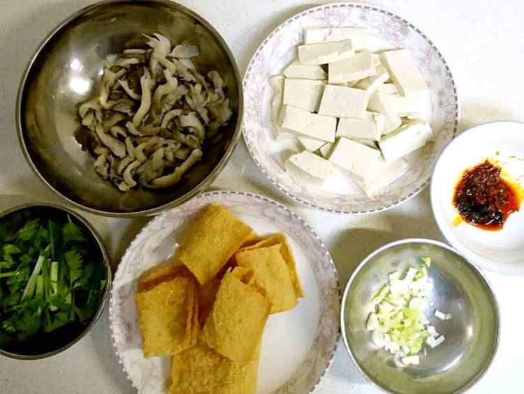 平菇豆腐煲步骤4