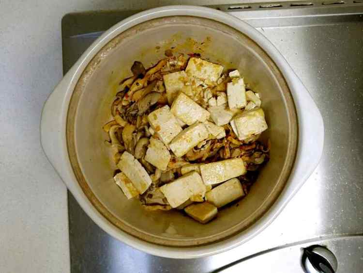 平菇豆腐煲步骤10