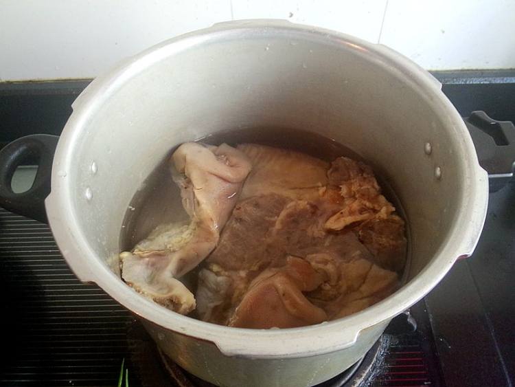 卤咸猪头肉#新鲜从这步骤5