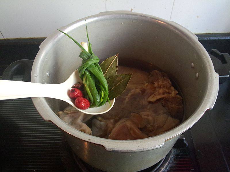 卤咸猪头肉#新鲜从这步骤6