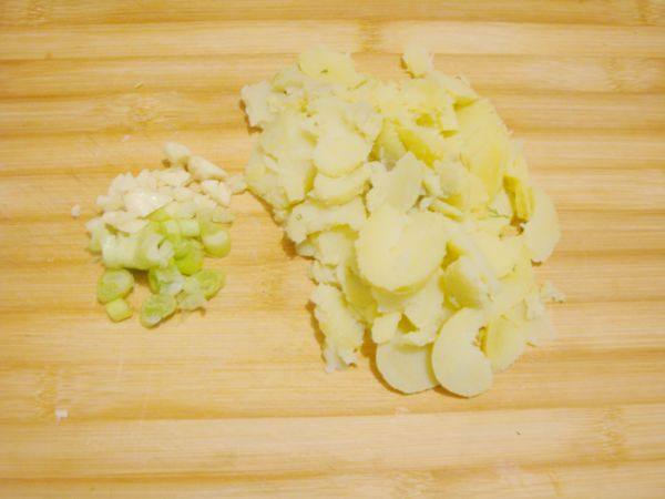 茴香土豆汤步骤2