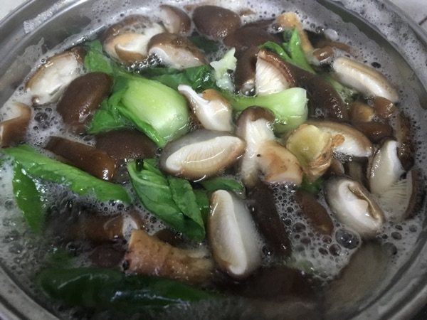 香菇豆泡青菜煲步骤4