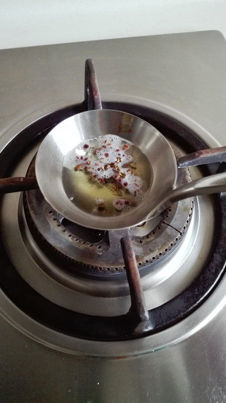 炝拌绿豆芽步骤7