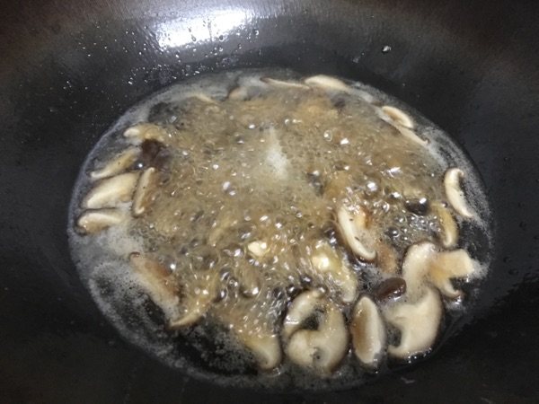 蚝油香菇扒油麦菜步骤6