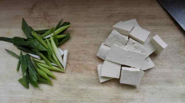 青蒜脆皮豆腐步骤1