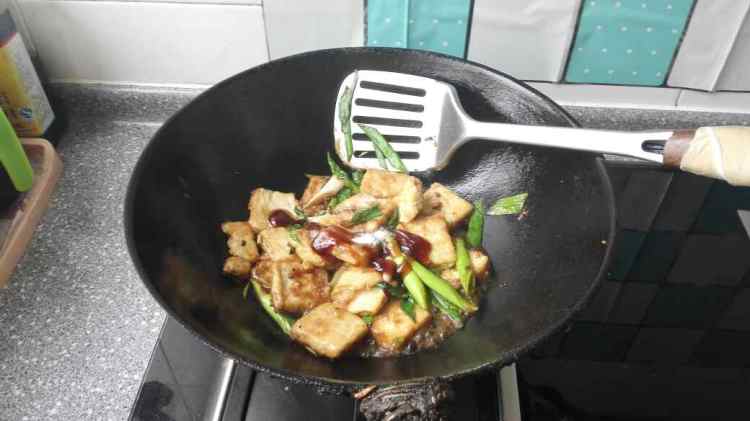 青蒜脆皮豆腐步骤7
