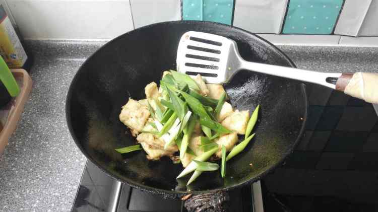 青蒜脆皮豆腐步骤6