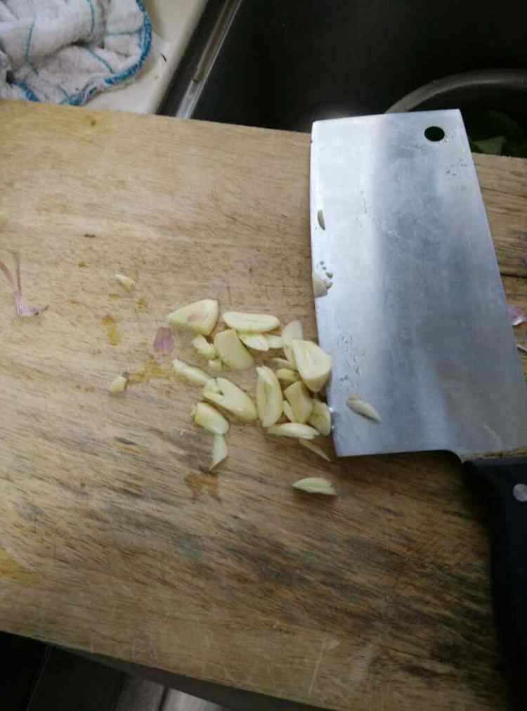 香菇炒上海青步骤2
