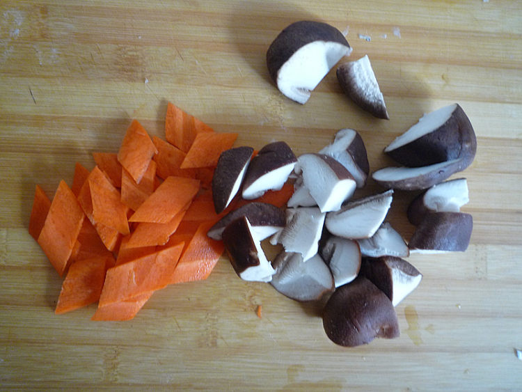 香菇烧千页豆腐步骤2