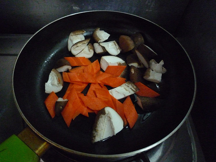 香菇烧千页豆腐步骤5