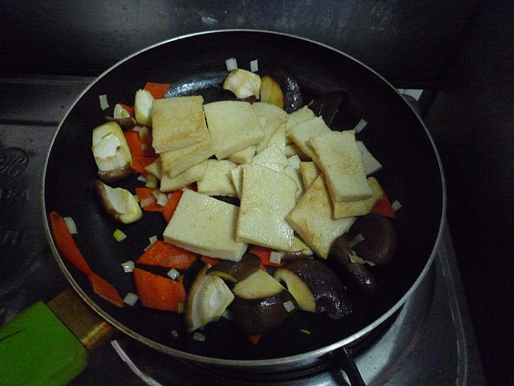 香菇烧千页豆腐步骤7
