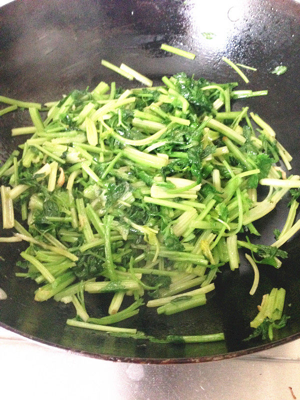 清炒水芹步骤8