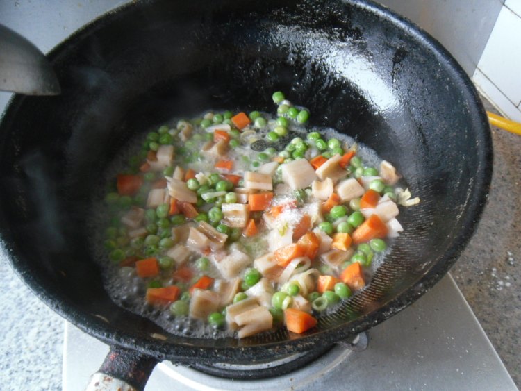 莲藕豌豆粒步骤10