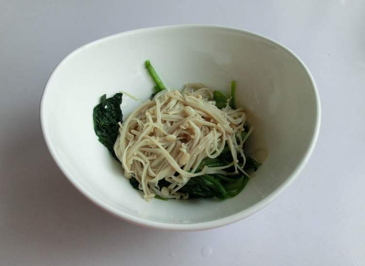 果仁菠菜步骤5