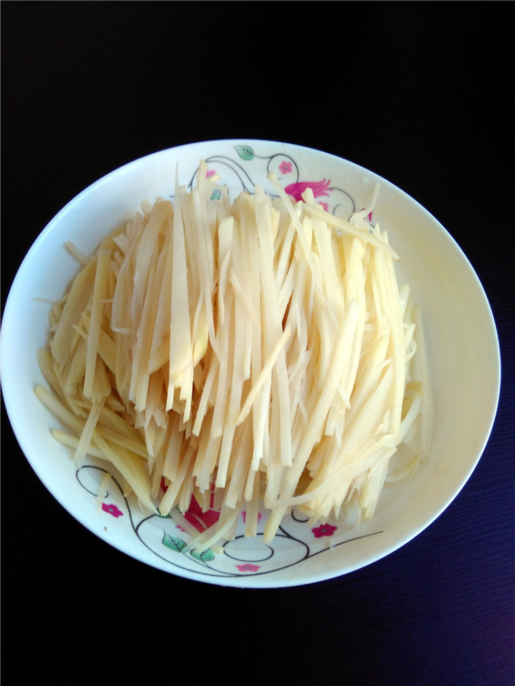 家常土豆丝步骤5