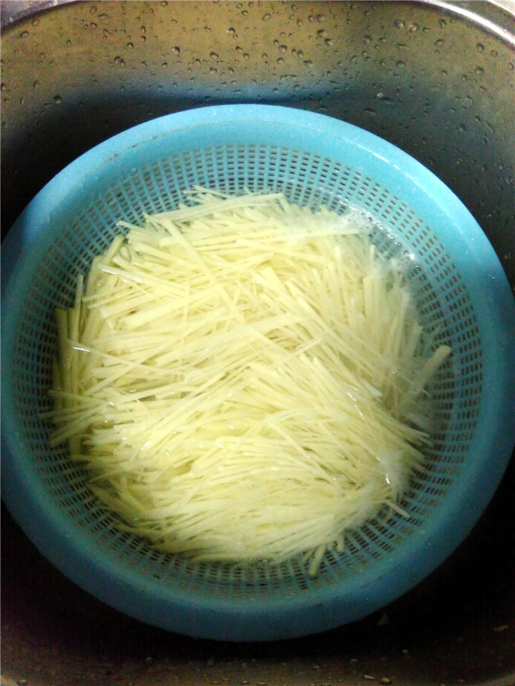 家常土豆丝步骤3