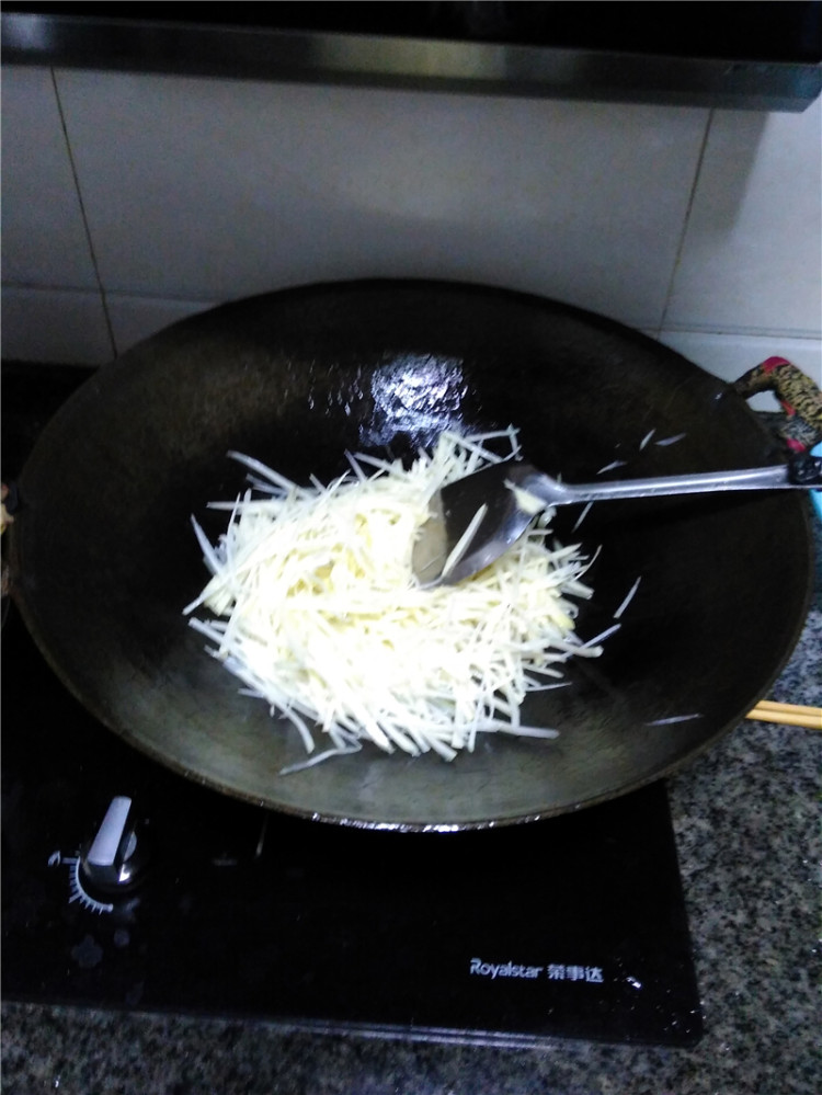 家常土豆丝步骤8