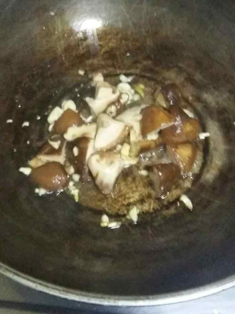 西红柿炒大白菜步骤4