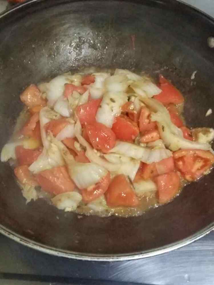 西红柿炒大白菜步骤6