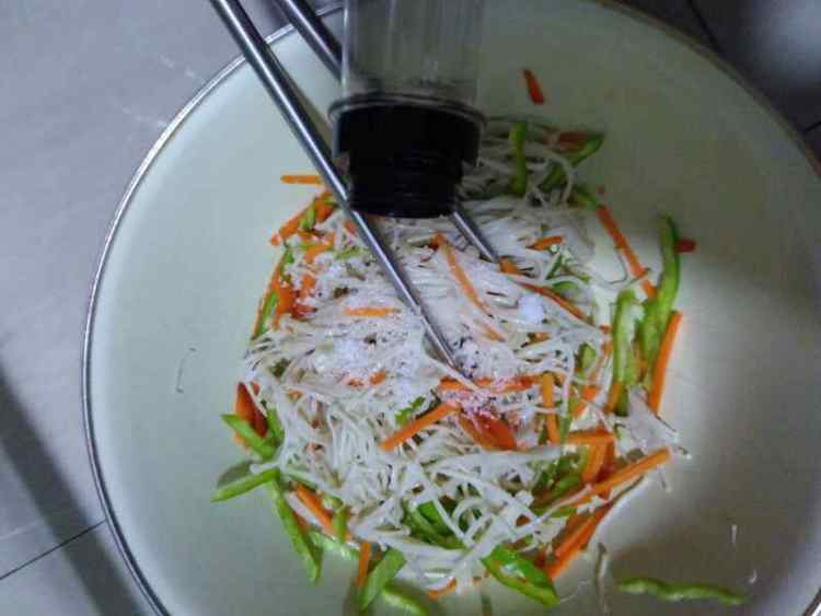 香辣金针菇步骤6