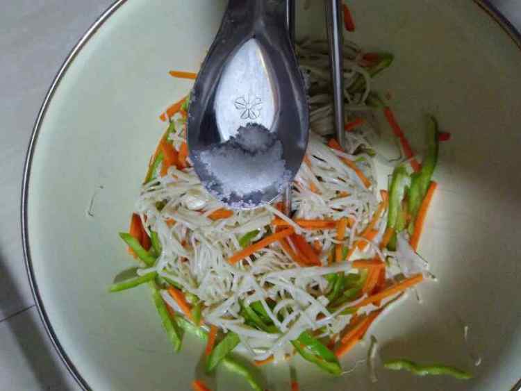 香辣金针菇步骤7