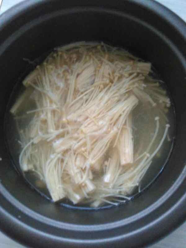 香辣金针菇步骤2