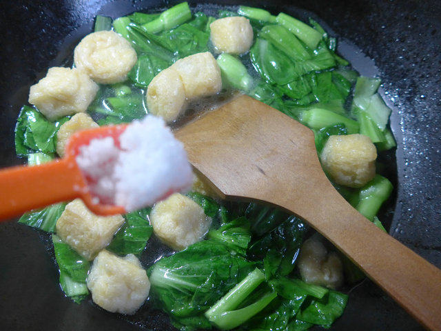 油豆腐粉丝菜芯步骤5
