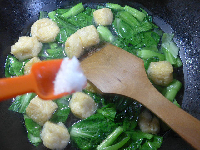 油豆腐粉丝菜芯步骤6