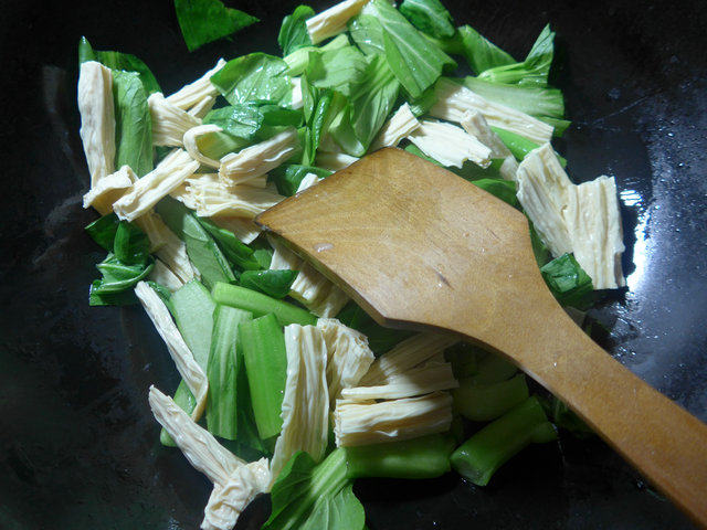 咖喱腐竹菜芯步骤4
