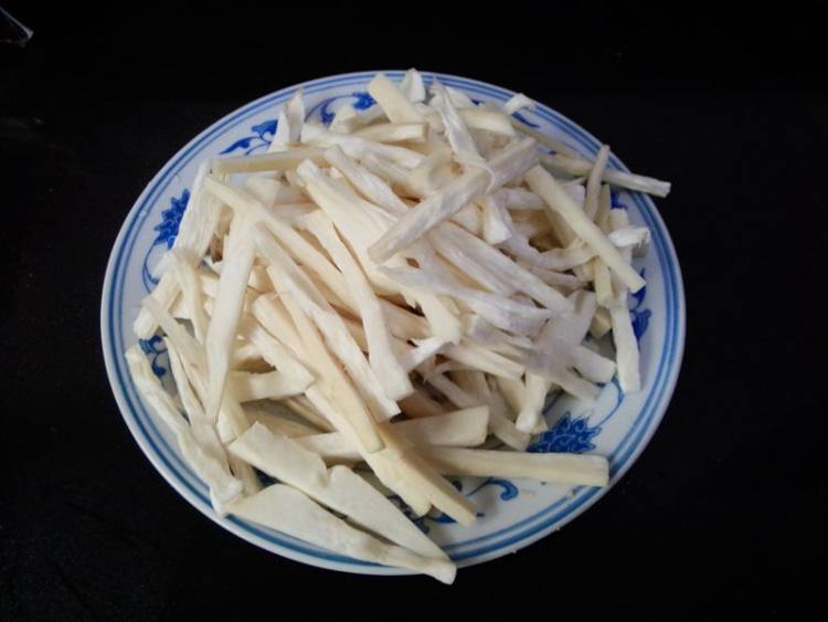 干煸杏鲍菇步骤2