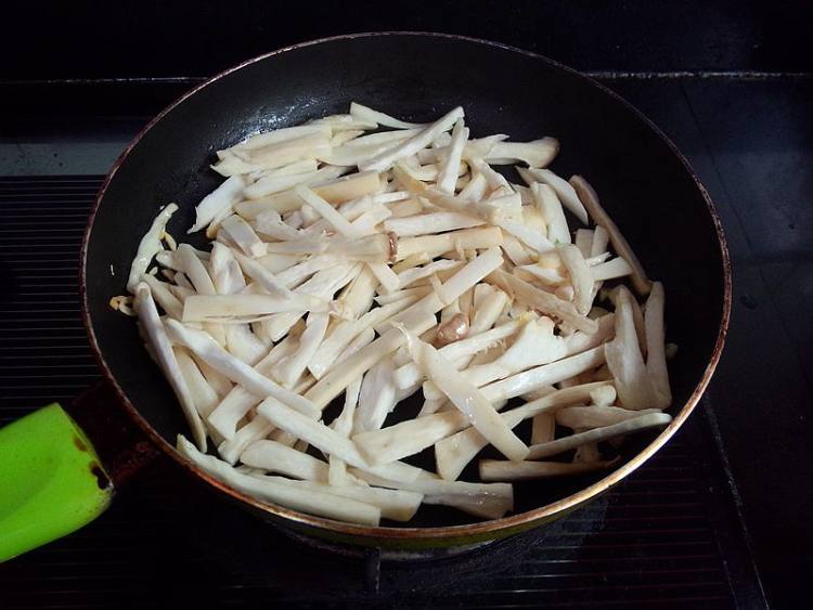 干煸杏鲍菇步骤6