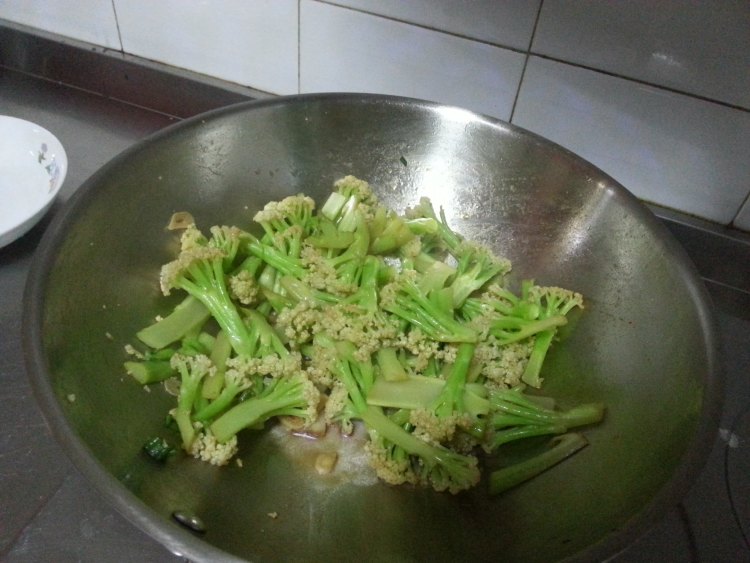 炒花菜步骤6